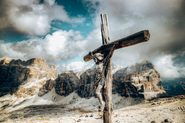KESELAMATAN OLEH YESUS KRISTUS | 1 TESALONIKA 5:9-10