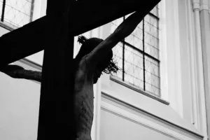 KONSEKUENSI PENGIKUT KRISTUS, MENDERITA I 2 TIMOTIUS 3:11-12