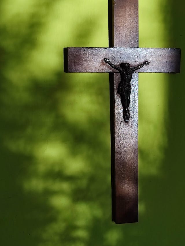 ALLAH TEMPAT PERLINDUNGAN DAN KEKUATAN | MAZMUR 46:1-12 | Pdt. Stefanus Mawitjere, M. Th