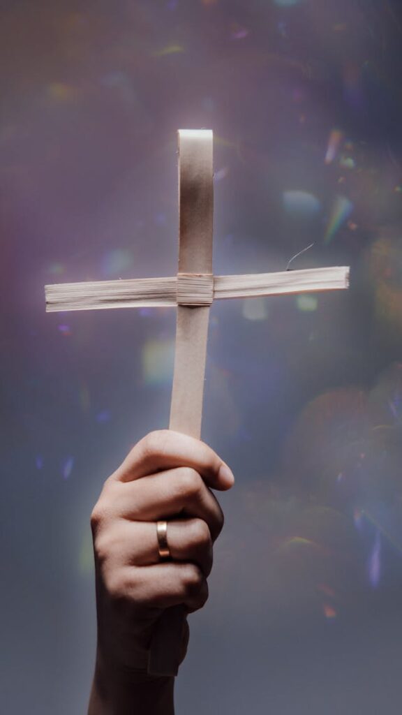 SECARA UTUH | MATIUS 28:8-9